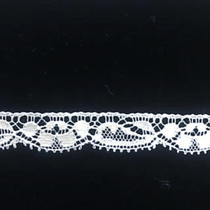 L-102 White and Ivory - Lace Edging - 12mm Antique Style