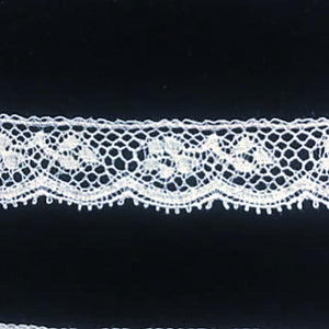 L-156 White - Lace Edging - 16mm Flower and Leaf Design.