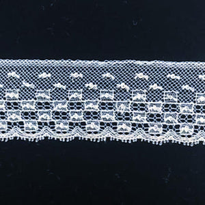 L-464 White and Ivory - Lace Edging - 35mm Square Design.