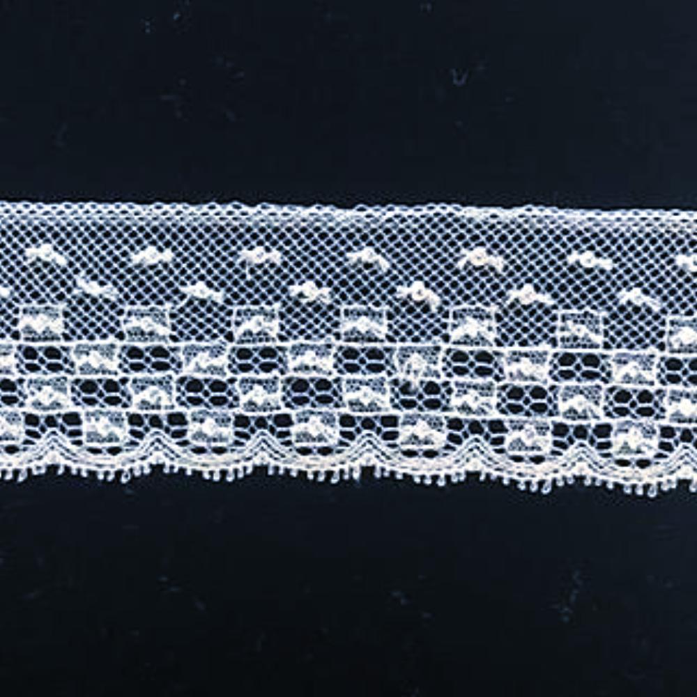 L-464 White and Ivory - Lace Edging - 35mm Square Design.