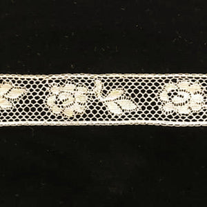 L-157 Ecru - Lace Insertion - 22mm Flower and Leaf Design.