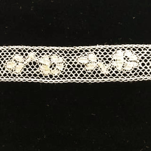L-158 Ecru - Lace Insertion - 16mm Flower and Leaf Design.
