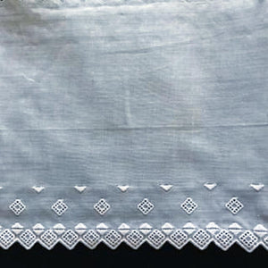 E-139A White and Ecru - 160mm Embroidered Edging.