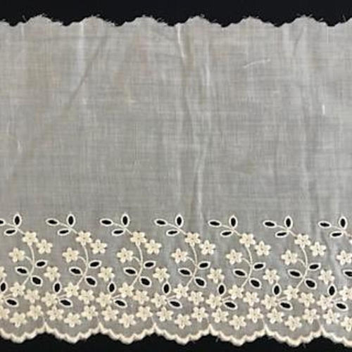 E-132 Ecru - 170mm Embroidered Edging.