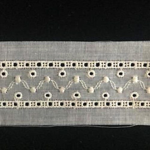 E-46 Ecru - 22mm Embroidered Insertion.