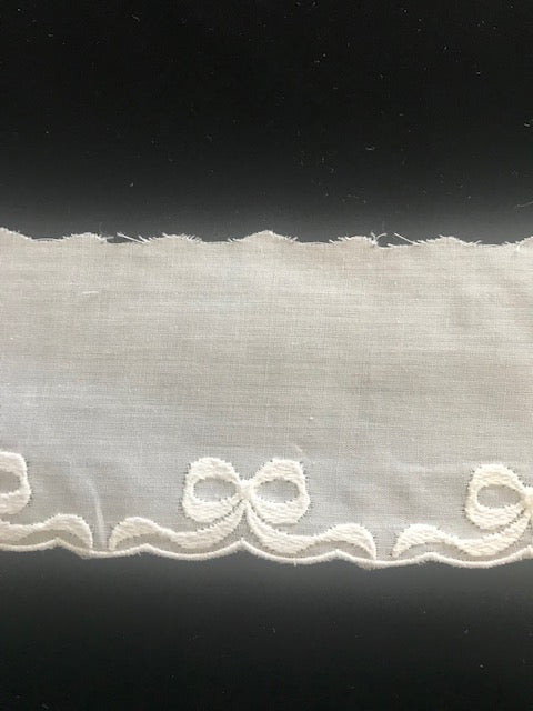 E-94 White 60mm Swiss Cotton Embroidery Edging - Bow Edging